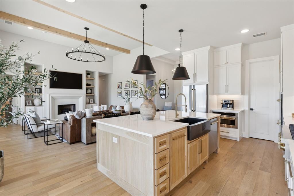 THE MEADOWS - Residential