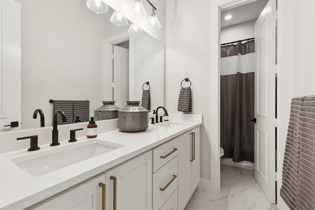 THE MEADOWS - Residential