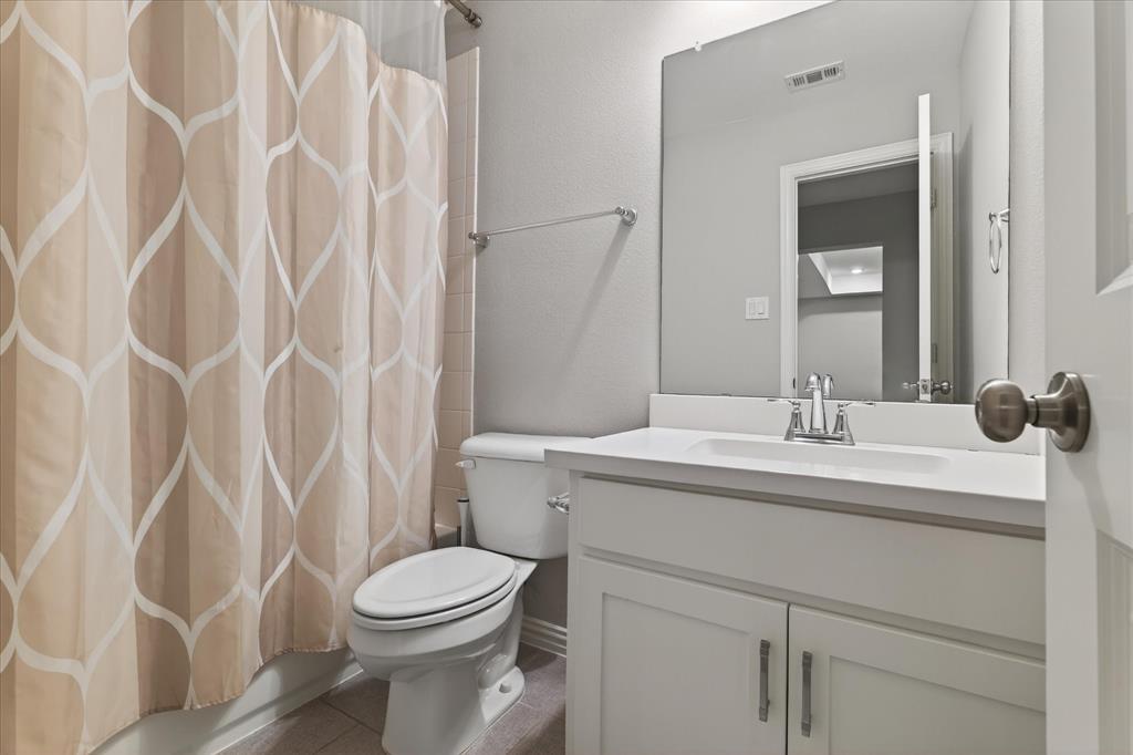 Castle Hills Ph 10 Lewisvil - Residential