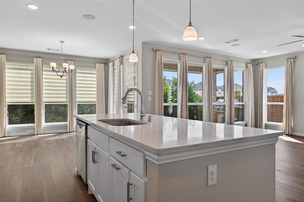 Castle Hills Ph 10 Lewisvil - Residential