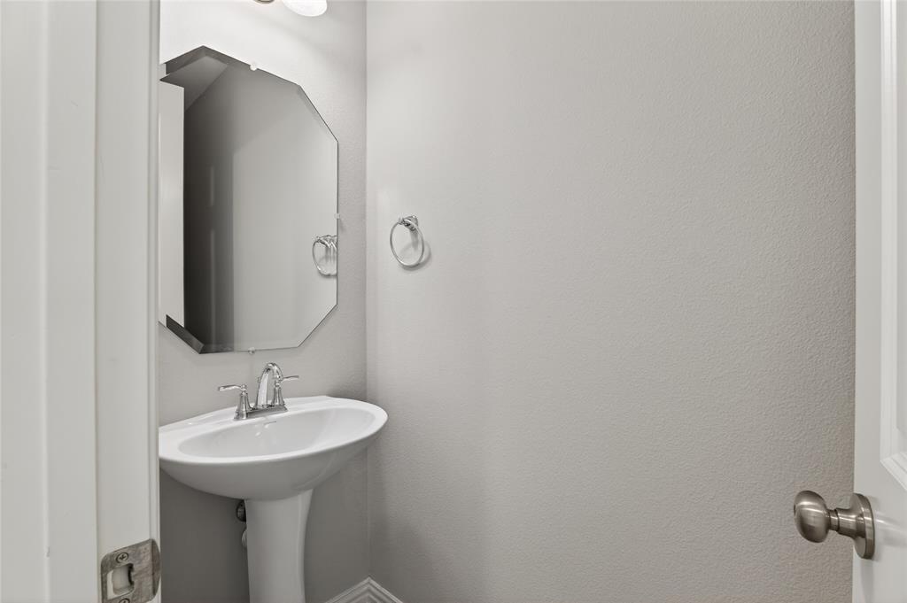 Castle Hills Ph 10 Lewisvil - Residential