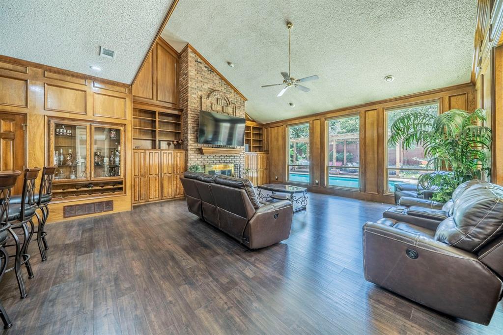 2121 Bay Club Drive