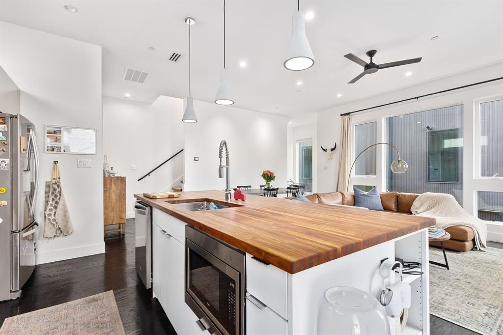 Rick & Hurts North Fitzhugh Ave - Residential Lease