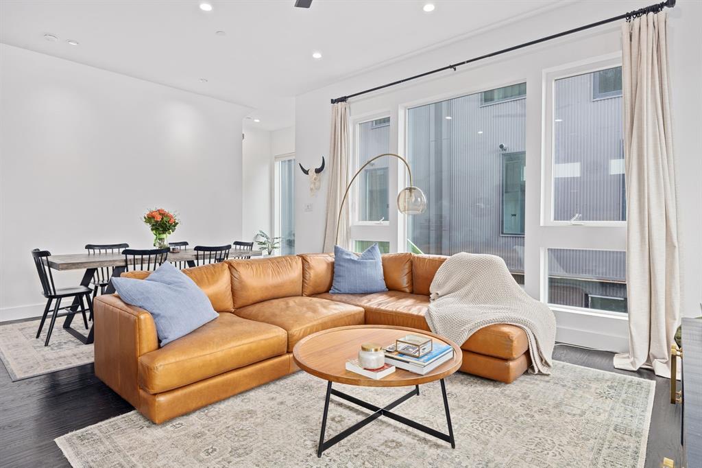 Rick & Hurts North Fitzhugh Ave - Residential Lease