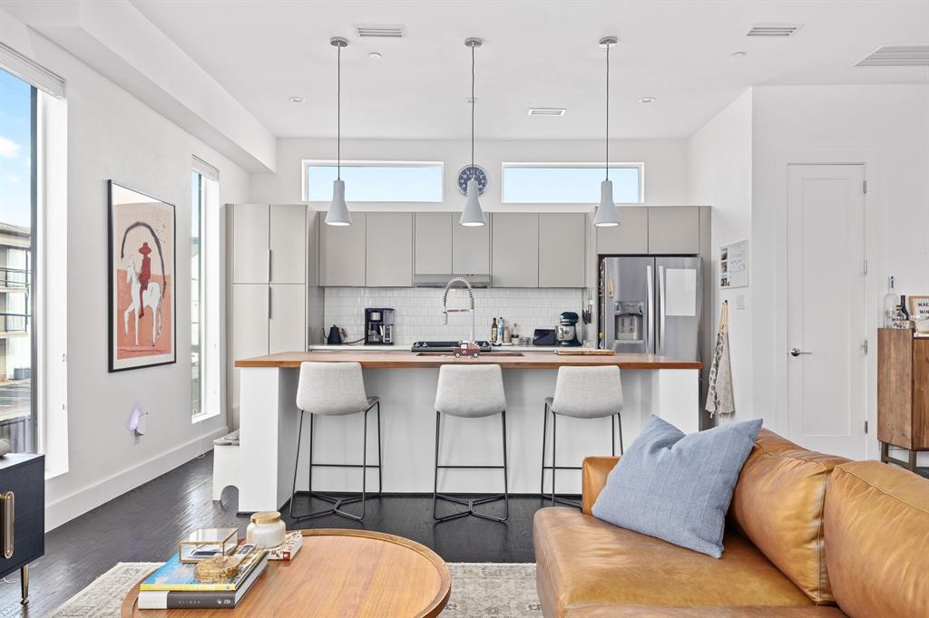 Rick & Hurts North Fitzhugh Ave - Residential Lease