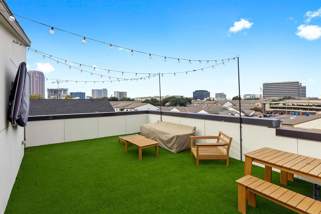 Rick & Hurts North Fitzhugh Ave - Residential Lease