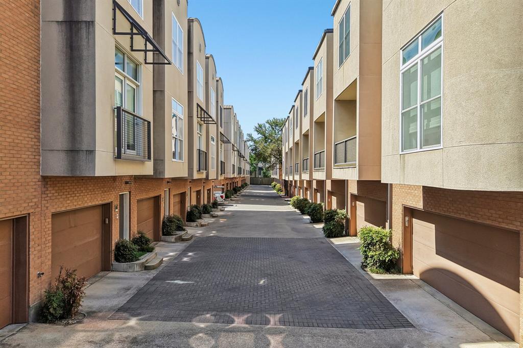 4310 Buena Vista Street 17