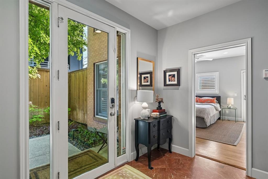4310 Buena Vista Street 17