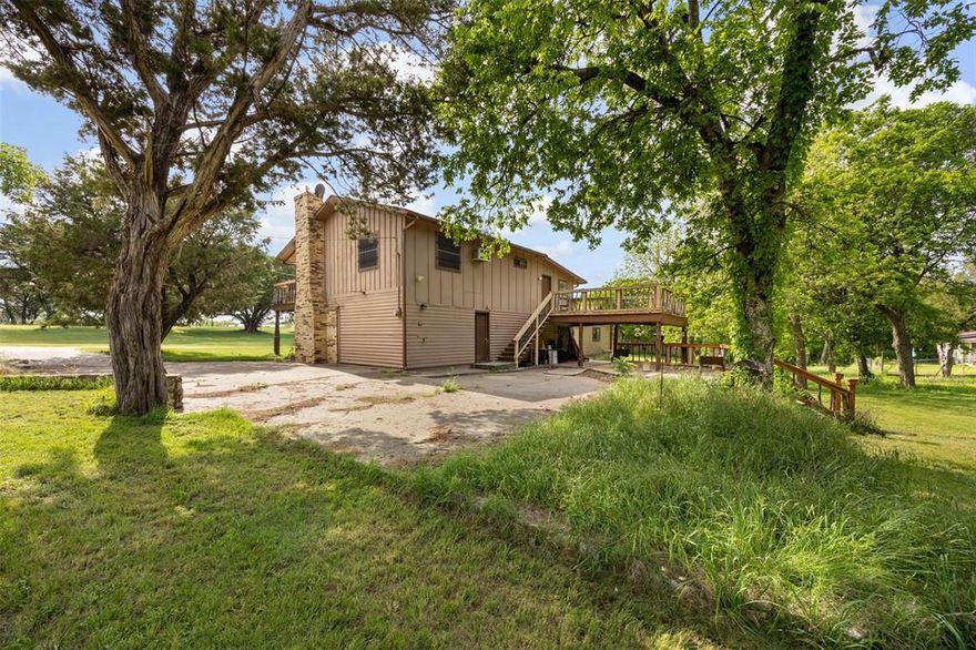 This property sits near Lake Whitney with 228 and 236 Linda Lee positioned together and 237 Linda Lee Crossing set apart. The layout creates separation between living spaces while still keeping everything close. Can be used for multi generational living, guest housing, or different uses across each home. Being close to the lake adds convenience for recreation while the setup gives you flexibility in how the space is used. These homes are being sold as well a neighboring property! Please see MLS 21244696 to view 237 Linda Lee Crossing, the additional home for sale, or MLS 21244694 to view the listing of all three homes together.