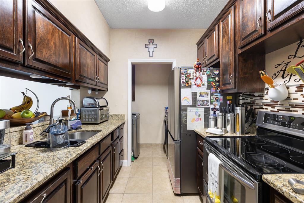 Oaks On Montfort Ph 02 03 04 - Residential