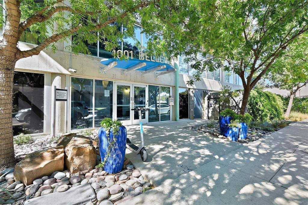 1001 Belleview Street 703