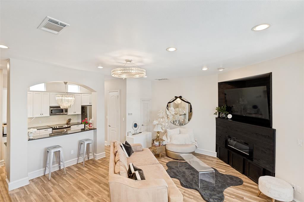 2022 N Fitzhugh Condos - Residential