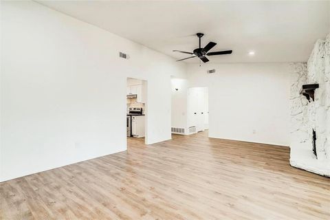 Tiny photo for 1810 Guinevere Street, Arlington, TX 76014 (MLS # 21093929)