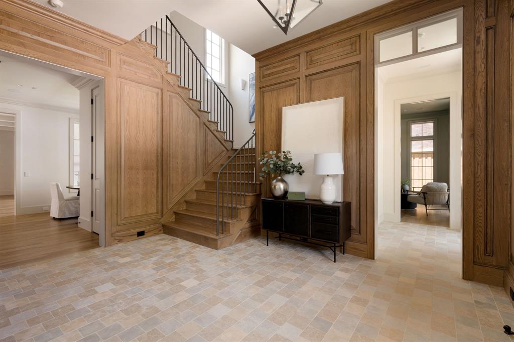 6526 Woodland Drive