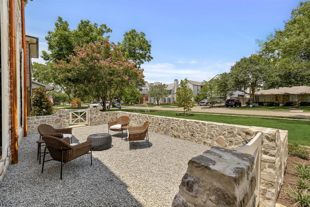 6526 Woodland Drive