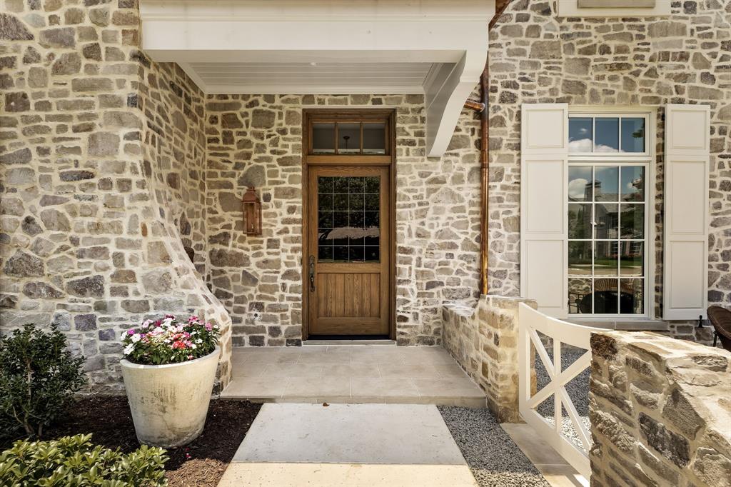 6526 Woodland Drive