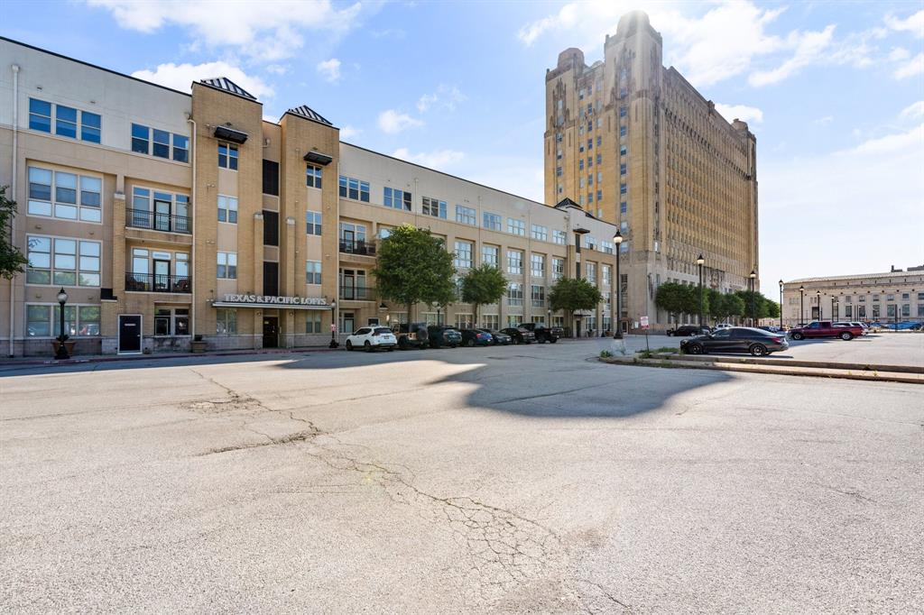 Texas & Pacific Lofts Condo - Residential Lease
