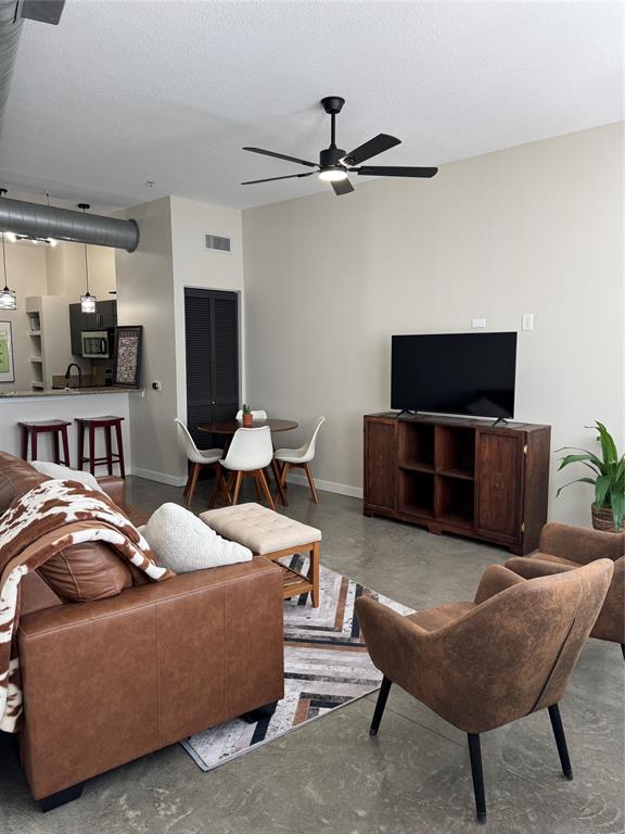 Texas & Pacific Lofts Condo - Residential Lease