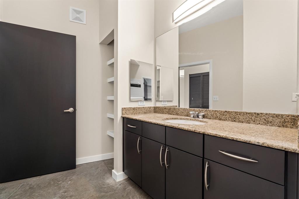 Texas & Pacific Lofts Condo - Residential Lease