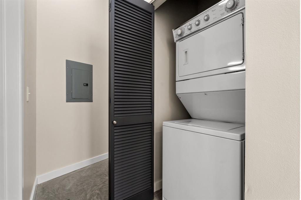 Texas & Pacific Lofts Condo - Residential Lease