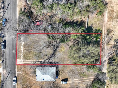 Photo of 1726 N 26th Street, Waco, TX 76707 (MLS # 21173706)