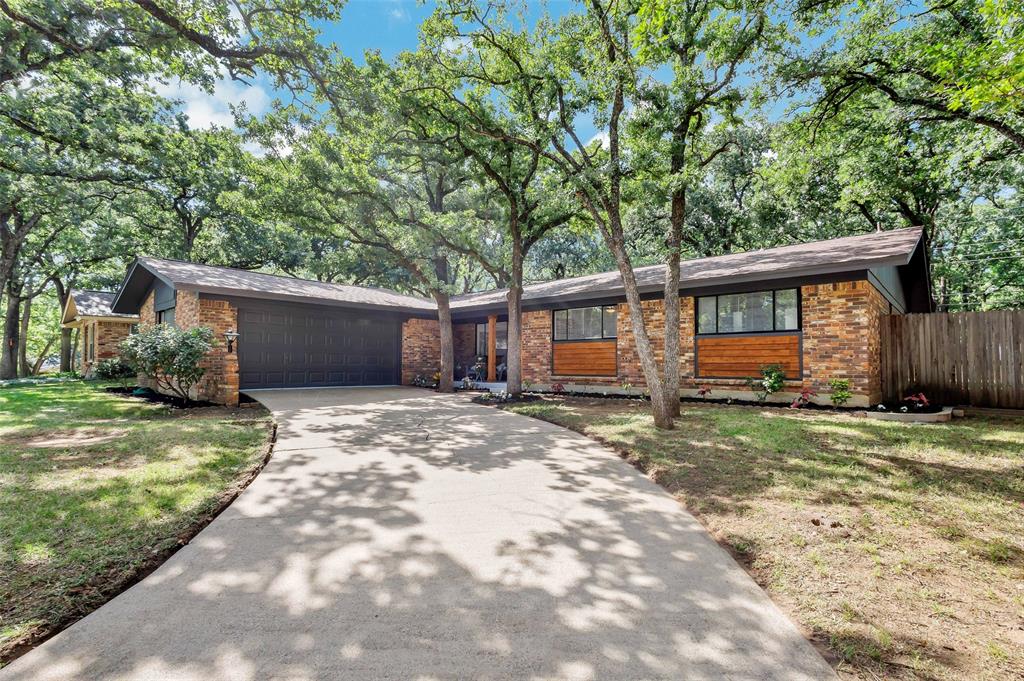 612 Circleview Drive S