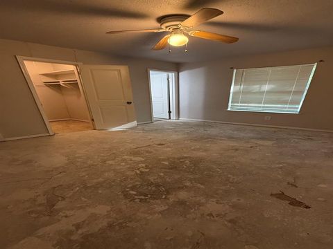 Tiny photo for 655 W Pentagon Parkway, Dallas, TX 75224 (MLS # 21088225)