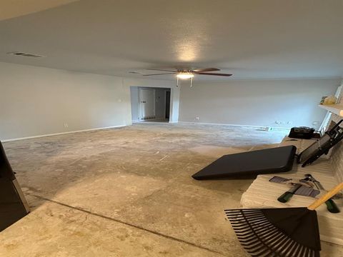 Tiny photo for 655 W Pentagon Parkway, Dallas, TX 75224 (MLS # 21088225)