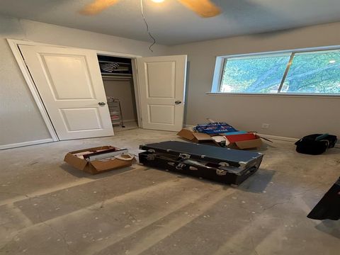 Tiny photo for 655 W Pentagon Parkway, Dallas, TX 75224 (MLS # 21088225)