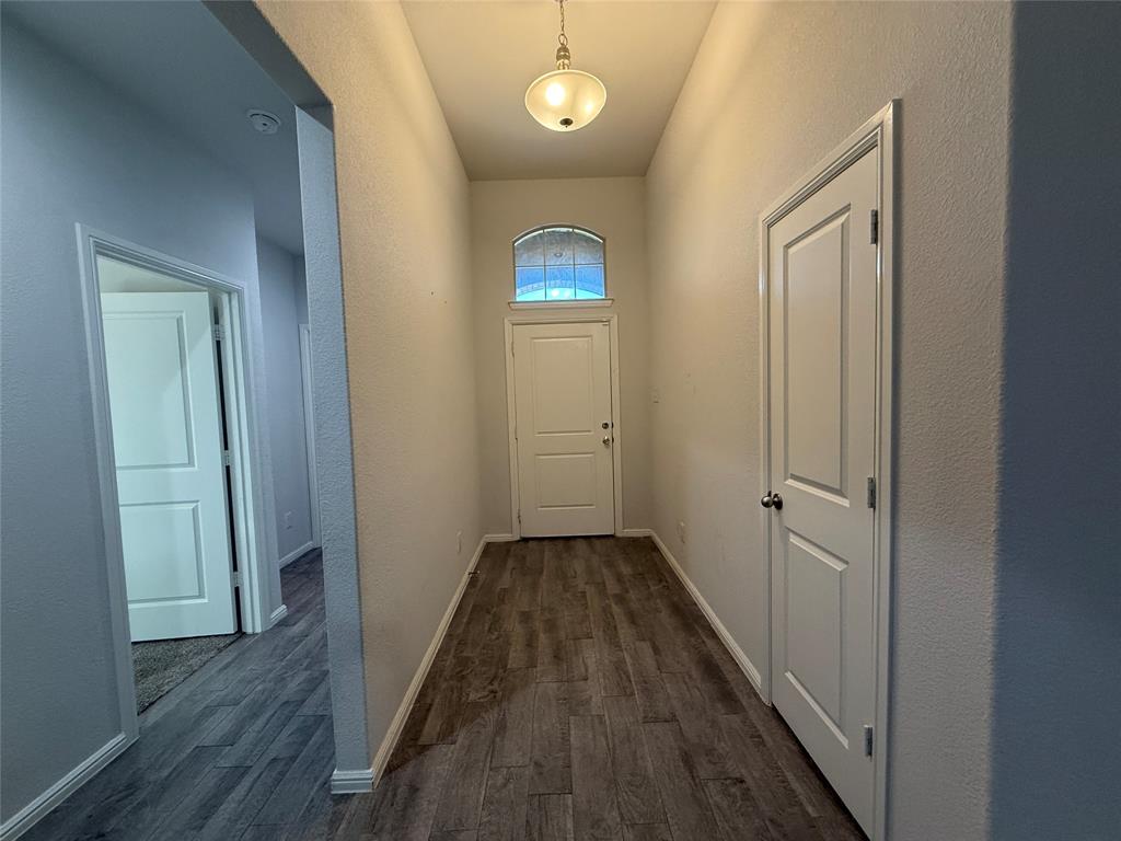 413 Foxhunter Street