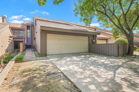 735 Oakwood Trail Fort Worth TX 76112