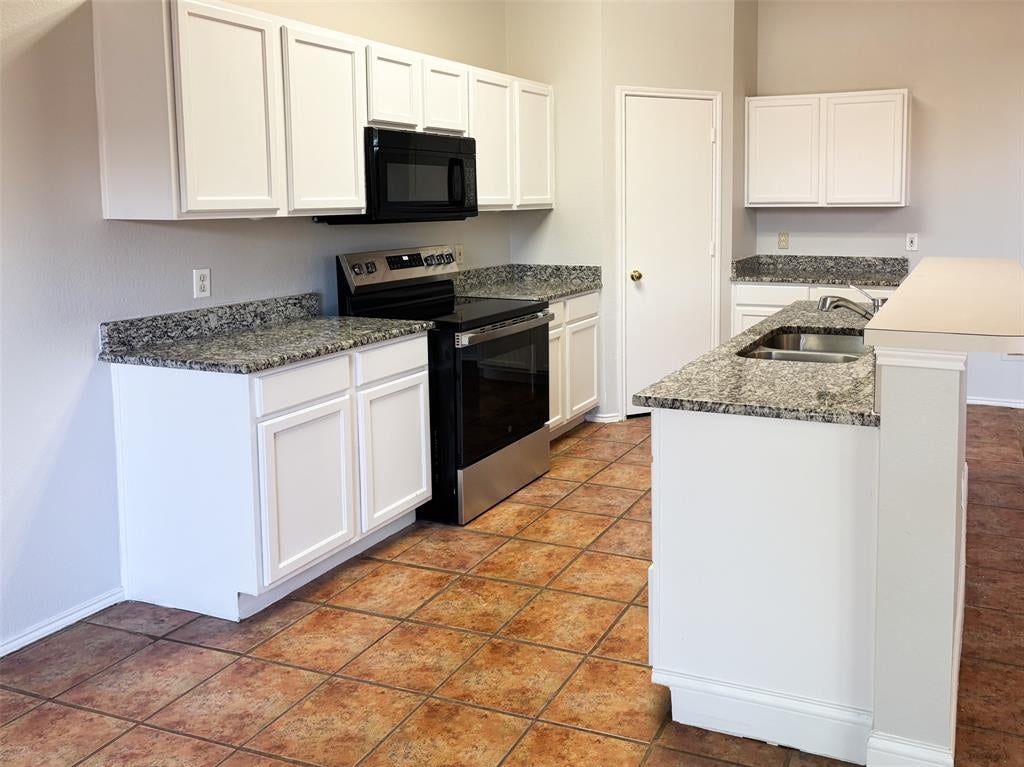Photo of 2317 Acorn Bend, Denton, TX 76210 (MLS # 21392857)