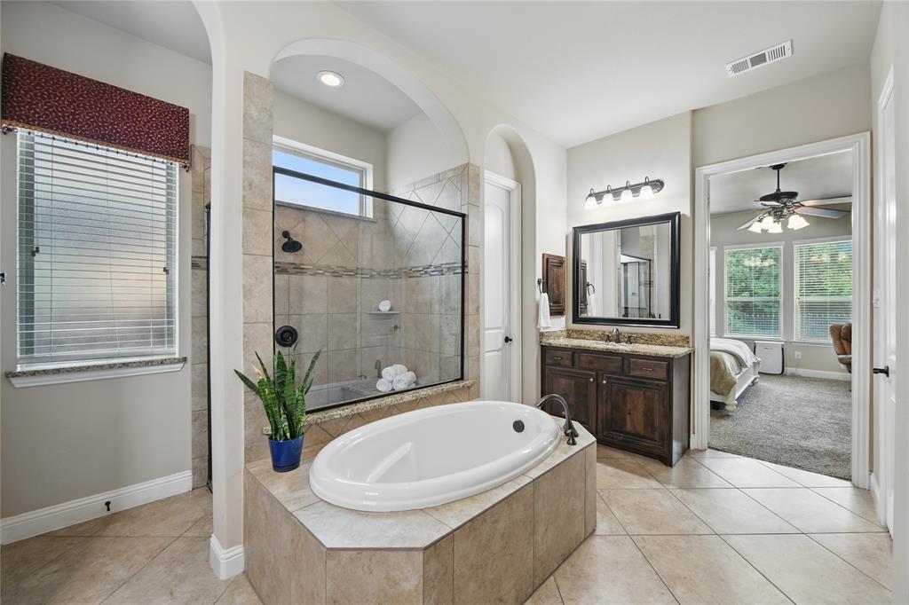 Denton, Texas 76208, United States, 5 Bedrooms Bedrooms, ,4 BathroomsBathrooms,Residential,Pending,142771