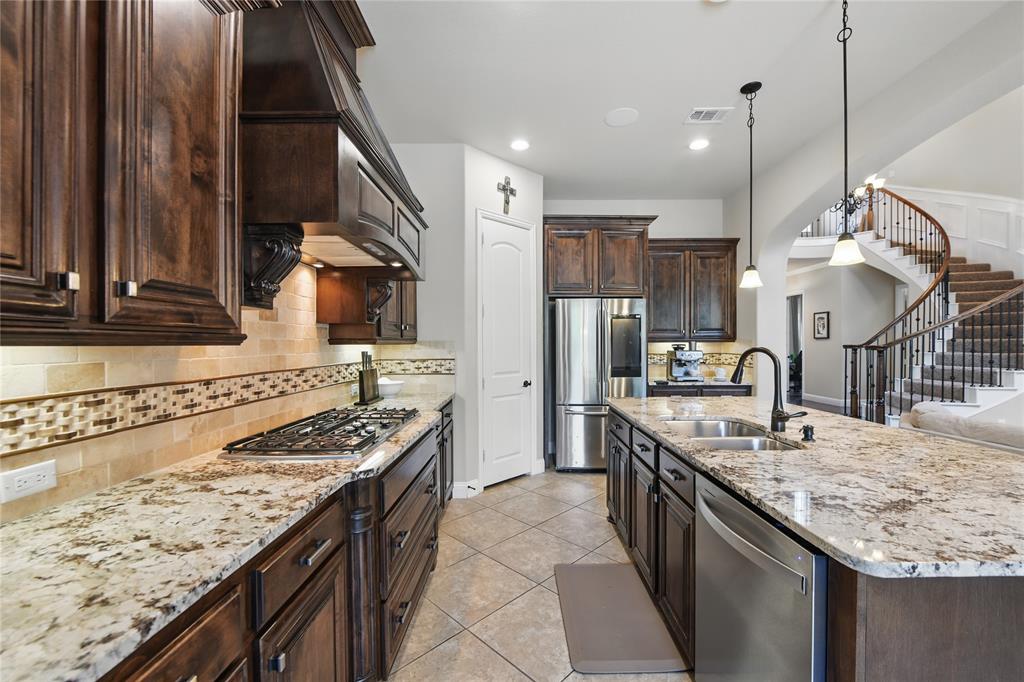 Denton, Texas 76208, United States, 5 Bedrooms Bedrooms, ,4 BathroomsBathrooms,Residential,Pending,142771