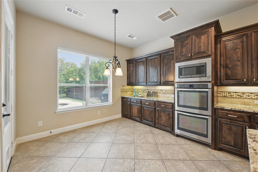 Denton, Texas 76208, United States, 5 Bedrooms Bedrooms, ,4 BathroomsBathrooms,Residential,Pending,142771