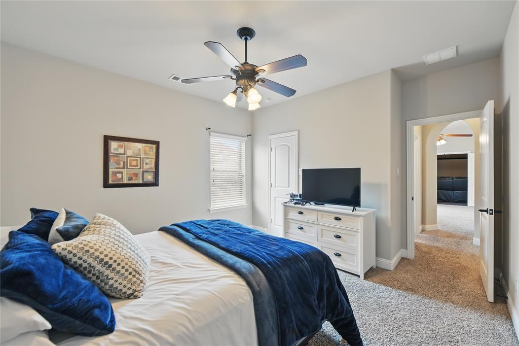 Denton, Texas 76208, United States, 5 Bedrooms Bedrooms, ,4 BathroomsBathrooms,Residential,Pending,142771