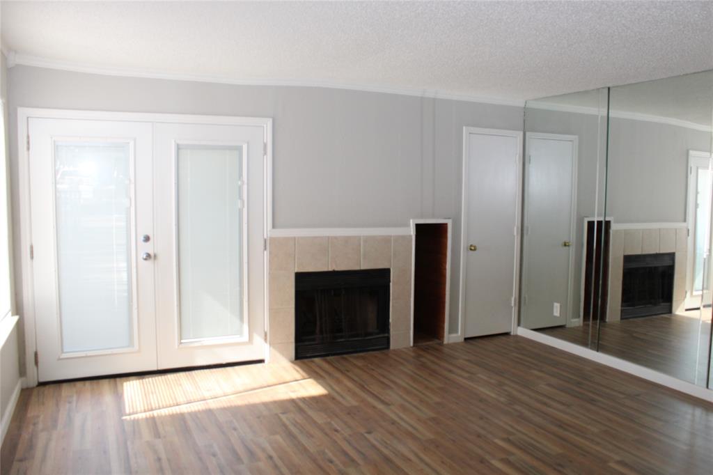 Arlington Oaks Condo - Residential