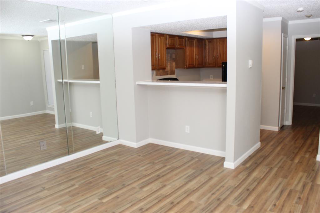 Arlington Oaks Condo - Residential