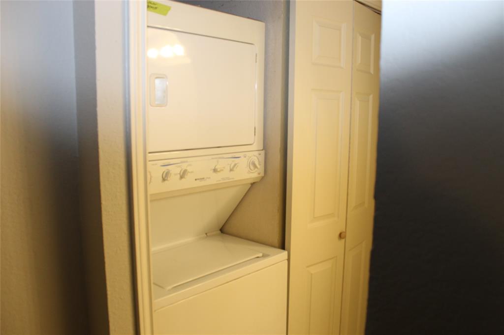 Arlington Oaks Condo - Residential