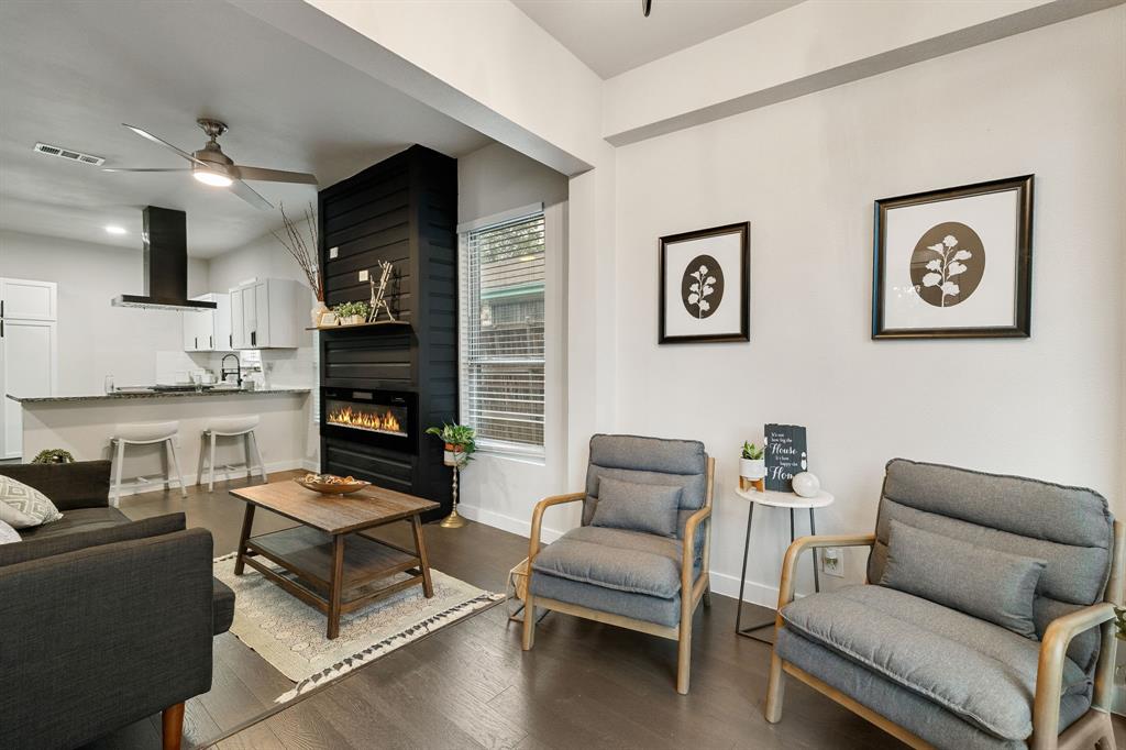 Val E Winstons - Residential