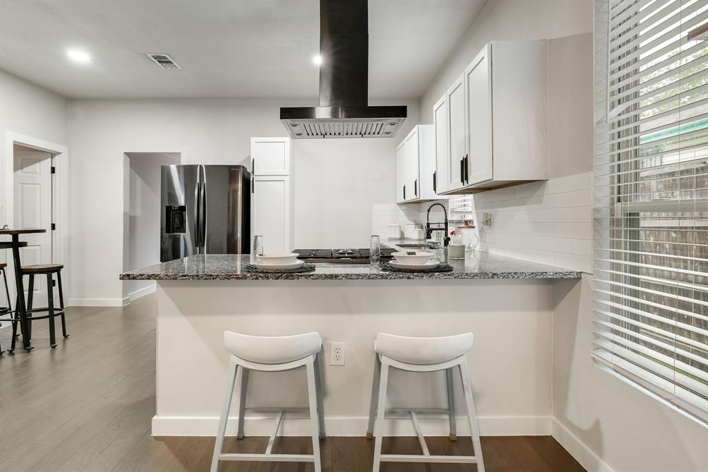 Val E Winstons - Residential