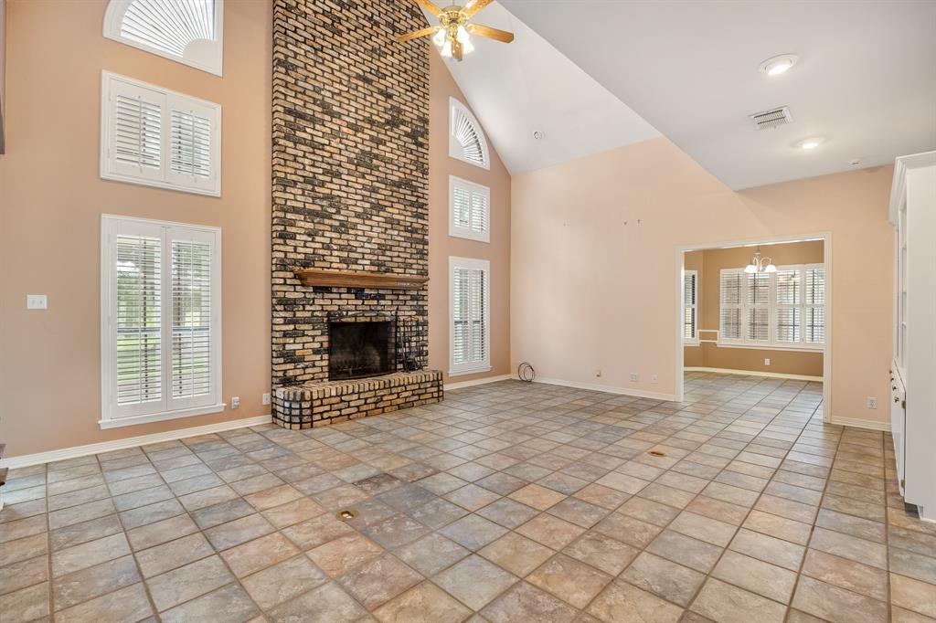 11822 County Road 283 E