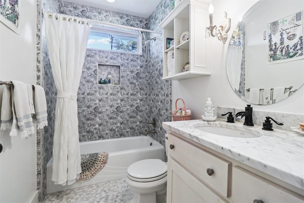 C Luttrell Surv Abs #806 - Residential