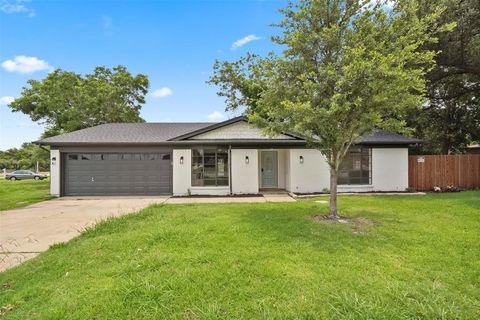 A home in Benbrook