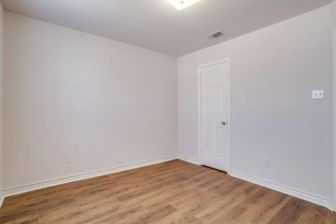 Tiny photo for 5518 Chimney Rock Drive, Arlington, TX 76017 (MLS # 21197312)