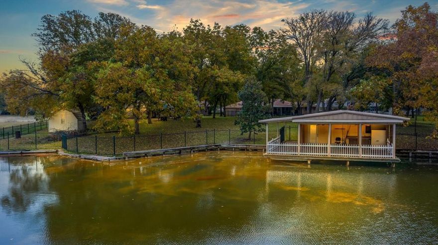 Waterfront, seclusion, POTENTIAL!
Tucked away at the end of a cul-de-sac on with no neighbors on one side this property sits on Rucker Creek making access to Lake Granbury a breeze.
The one acre lot has well established St. Augustine grass that is watered directly from the lake via irrigation system, 30+ mature trees including Pecan and Elm trees that offer ample shade on hot summer days, and a dock and boathouse conveniently equipped with electricity!
With an eye for potential any investor or homeowner could update this home into your own lakeside haven or VRBO or AirBnB.
If you have any questions about contractors, rehab cost, after rehab value, etc. reach out to an agent for more info. Schedule your showing and turn this hidden gem into the home you've always dreamed of!