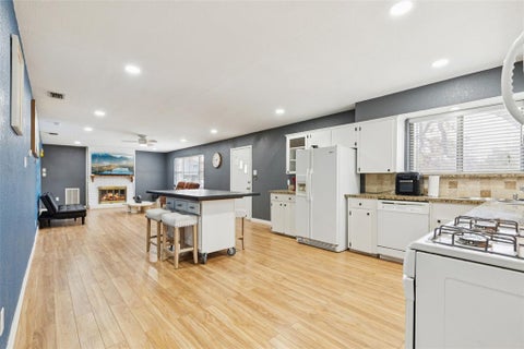 Property photo of 102 Woodland Drive, Highland Village, TX 75077
