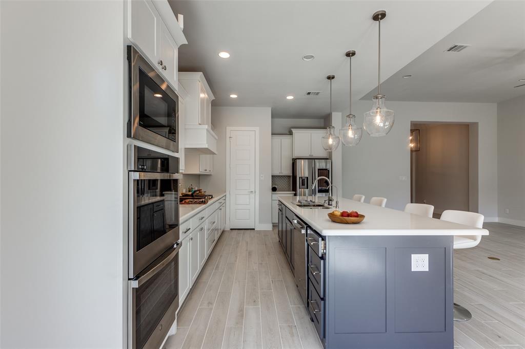 3903 Chesapeake Way
