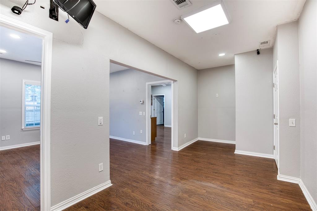 6811 Pecan Street
