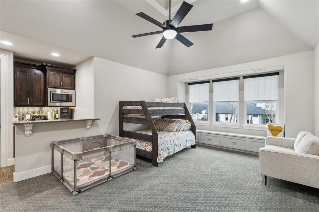 Waters Edge At Hogans Glen Ph - Residential